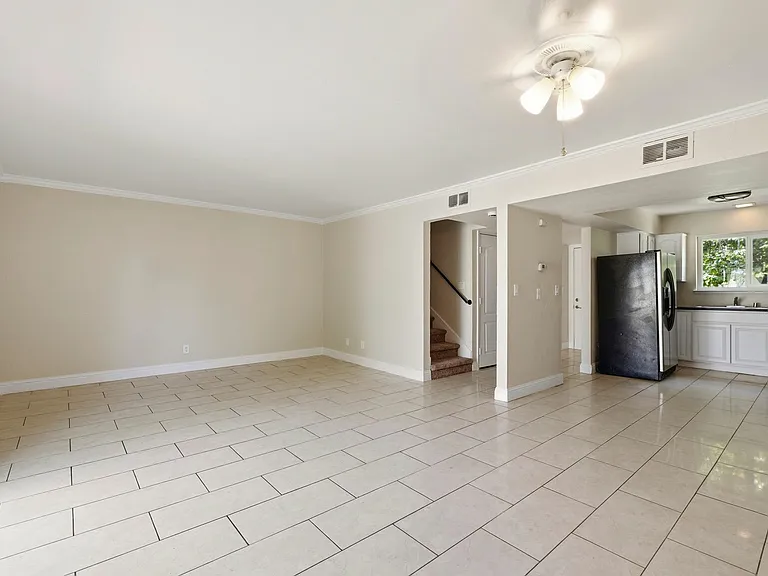 5943 Mack Rd — Photo 5