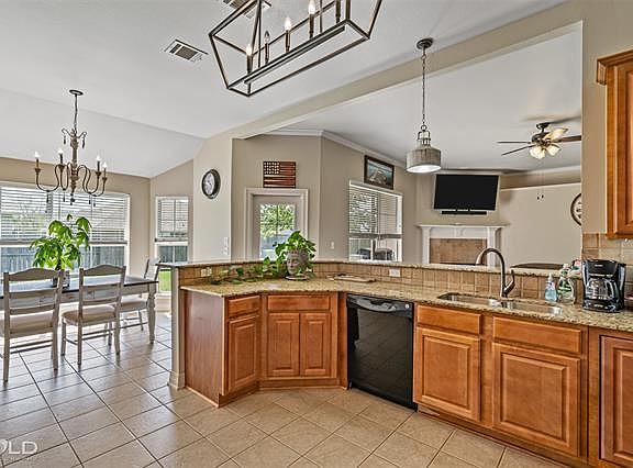 5th image of 4103 Courtland Way