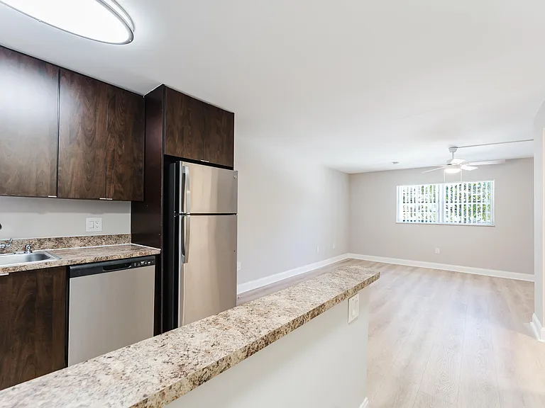 650 SW 2nd Ave #252 — Photo 2