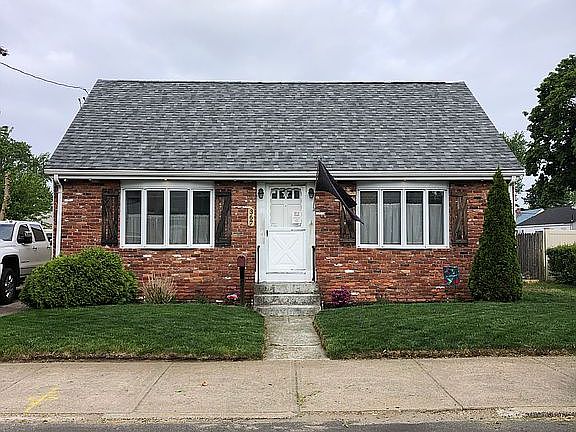 3rd image of 367 Woodhaven Rd