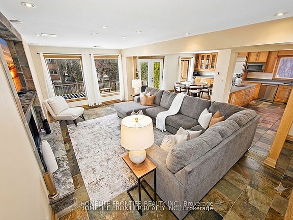 4th image of 6124 Hardesty Cres