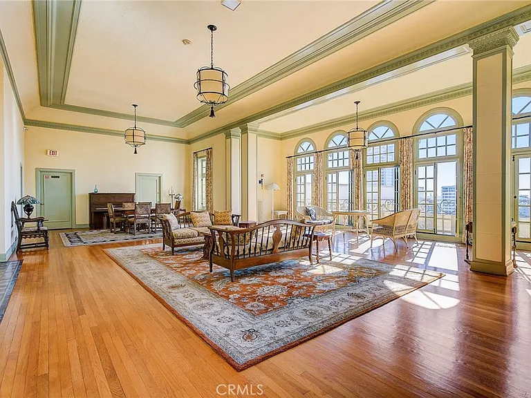 315 W 3rd St #1006 — Photo 29