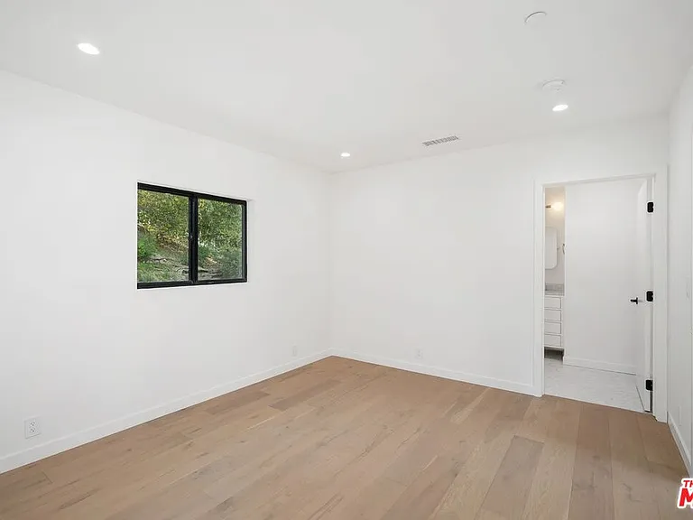 4545 Balboa Ave — Photo 36