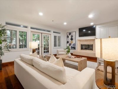 2888 Torrey Pines Rd, La Jolla, CA, 92037