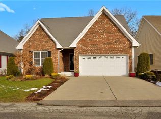 6 Leighas Ln, Coventry, RI 02816