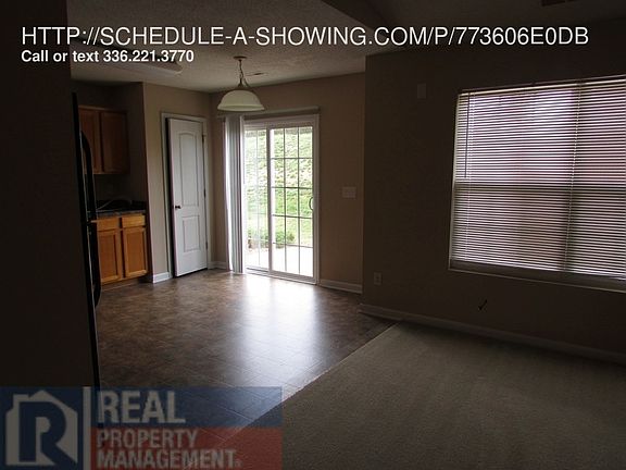 4th image of 3027 Desmond Woods Dr