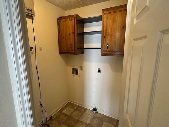4th image of 340 Sawgrass Dr