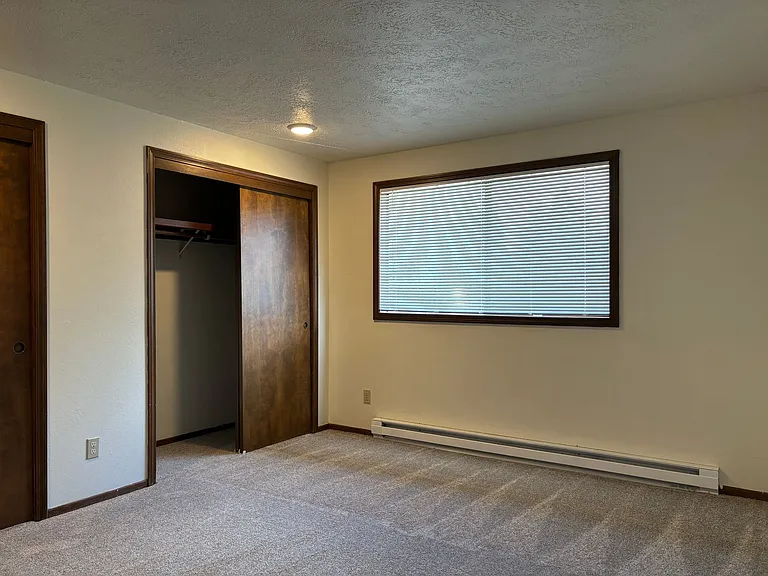 Large Two Bedroom Duplex in South Salem — Photo 5