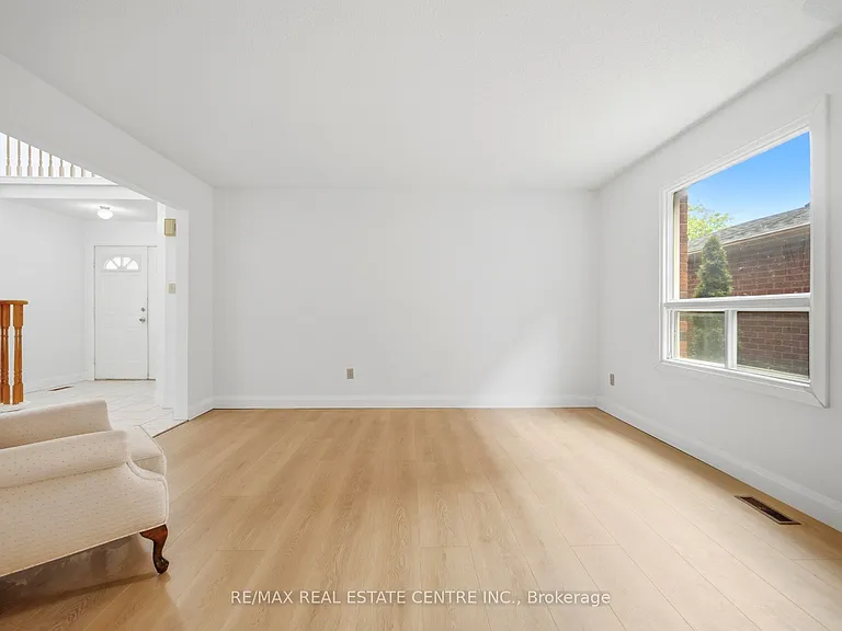4676 Owl Cir — Photo 11