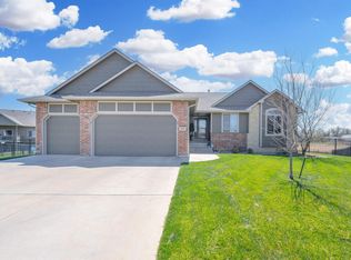 8541 W Candlewood Ct, Wichita, KS 67205