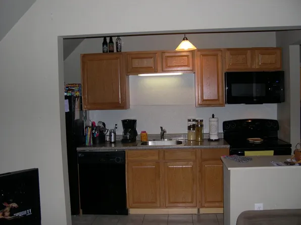 2252 Fairview Ave APT 300, Mount Penn, PA 19606