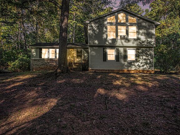 2nd image of 3735 Londonderry Ct