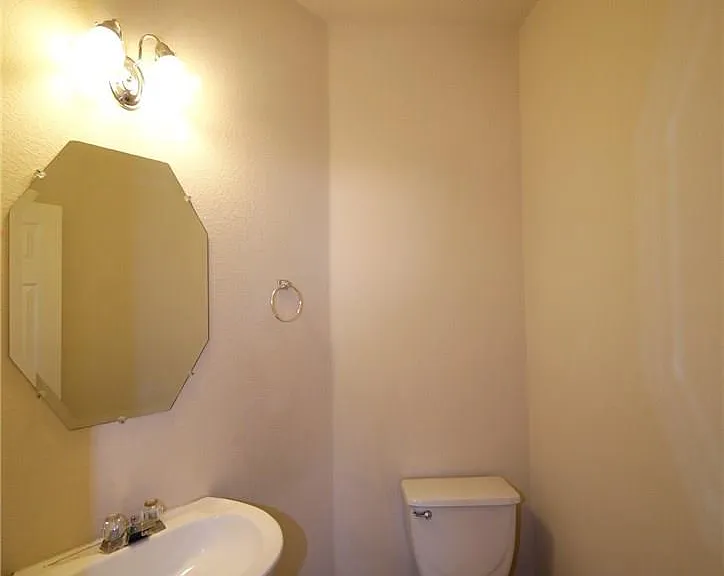 15843 Garrison Cir — Photo 18