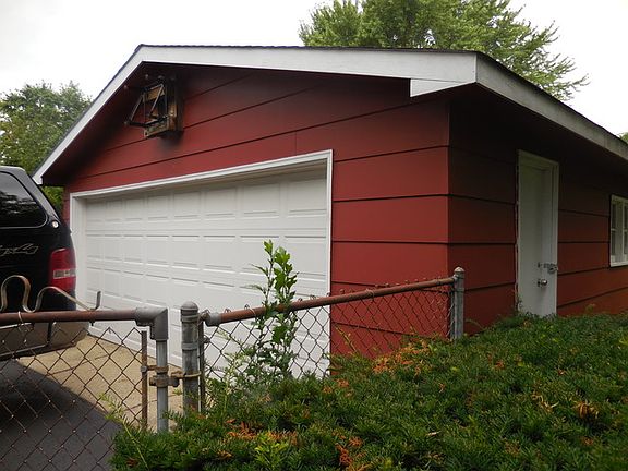 2nd image of 854 Lange St