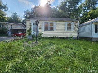 10065 Stimson Dr, Saint Louis, MO 63137
