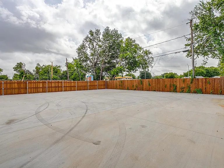 2345 Benbrook Blvd — Photo 76