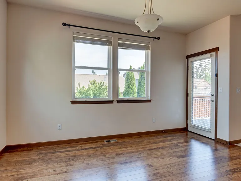 1640 SW Downfield Way — Photo 7