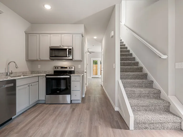 1348 S West Ave #108 — Photo 5