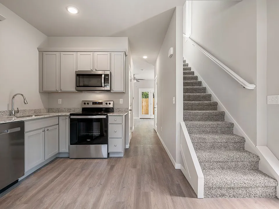 1336 S West Ave #112