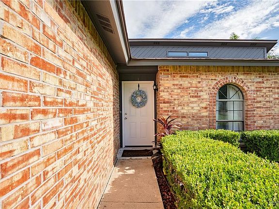 3rd image of 2210 Norma Ln