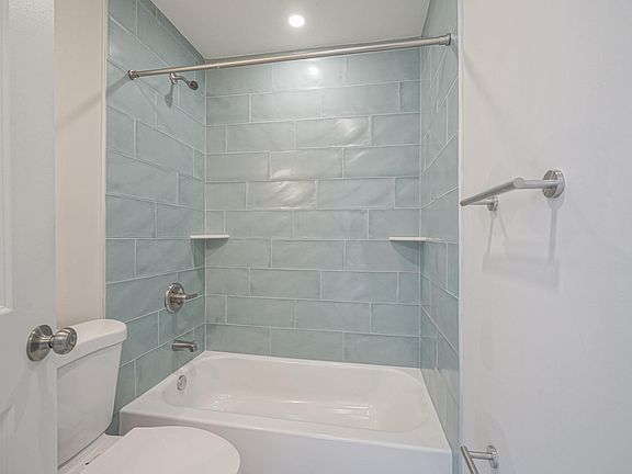 5th image of 1702 N Gratz St #A