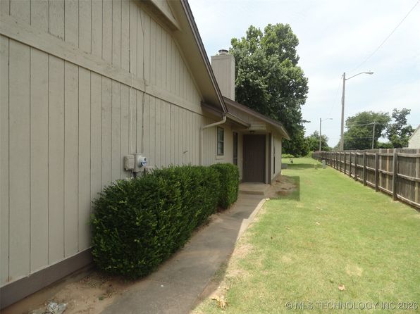 7302 S Saint Louis Ave