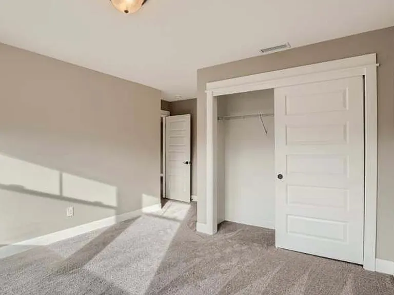 15318 NE 17th St — Photo 23