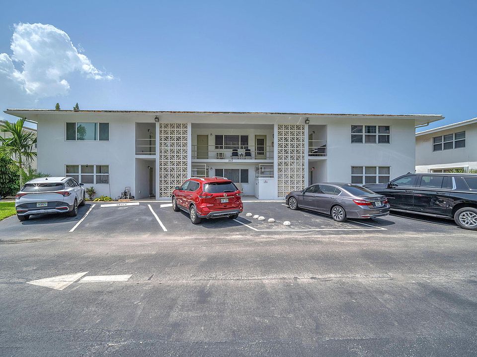 1st image of 3213 Colony Club Rd APT 4