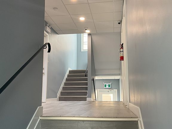 4th image of 10215 108th Ave NW #1205-03