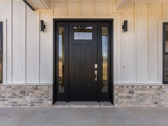 5th image of 1598 Meridian Rd