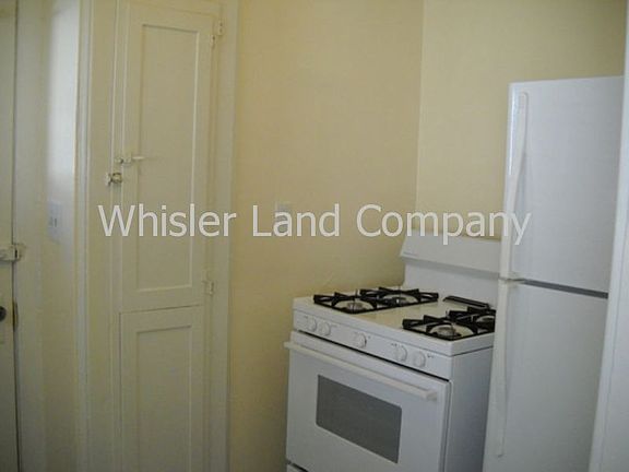 4th image of 3238 1/2 Marshall Way