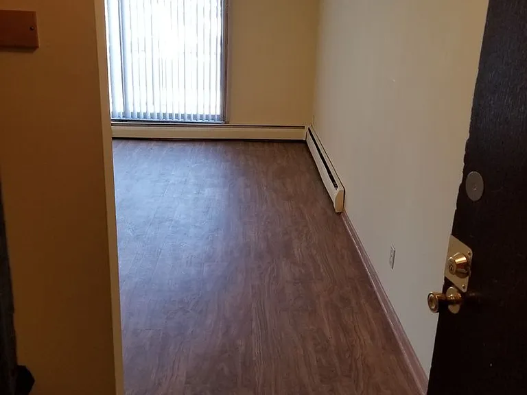 Cedar Avenue Apartments — Photo 42