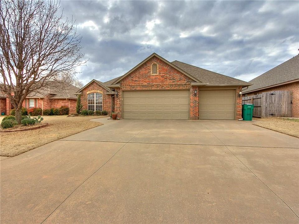 1st image of 7609 Twin Oaks Dr