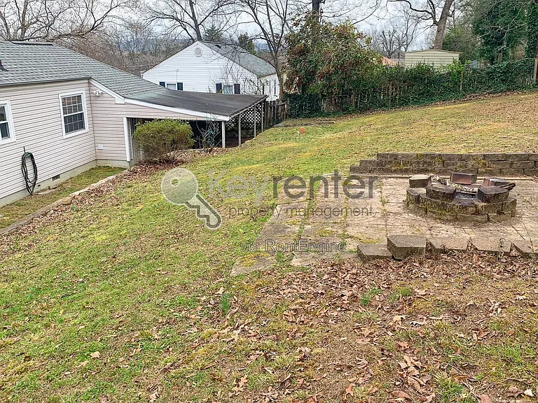 1410 Elm St — Photo 10