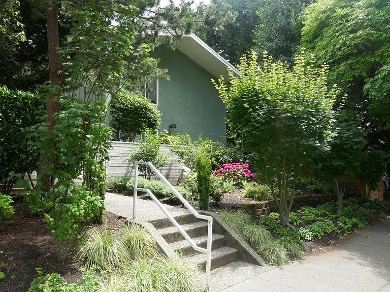 224 14th Ave E #12 — Photo 1