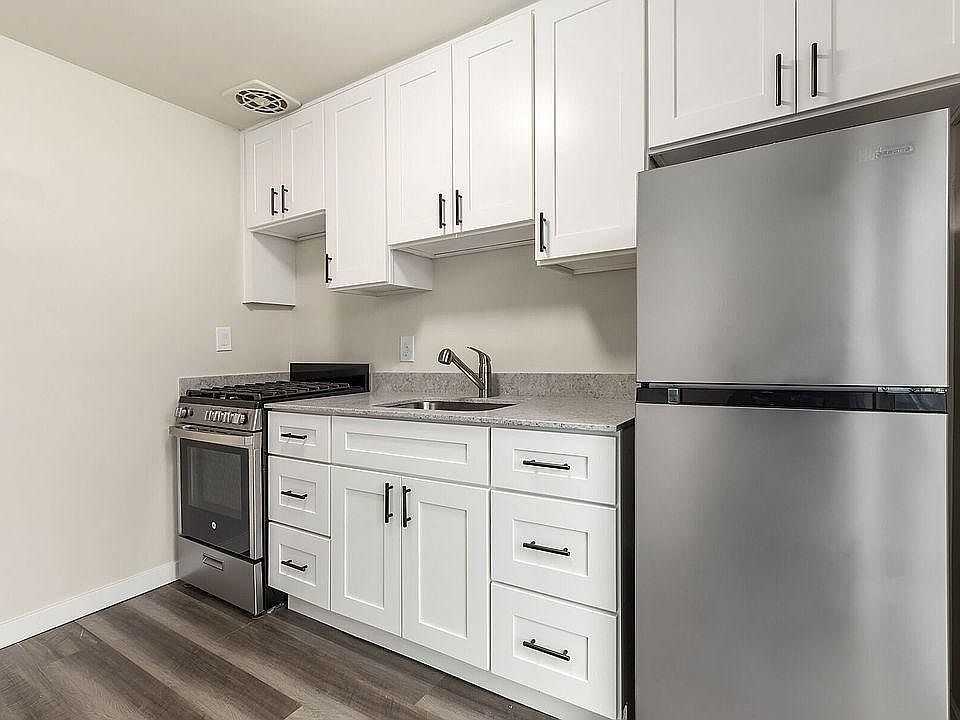 1st image of 4402 110th St SW