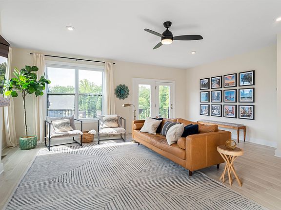 5th image of 2270 Fowler Cir