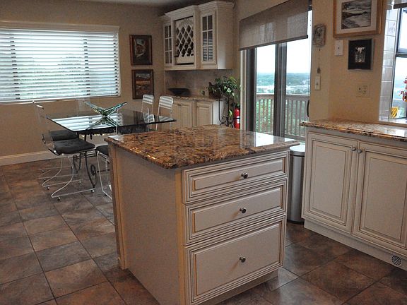 Dining table seats 8!