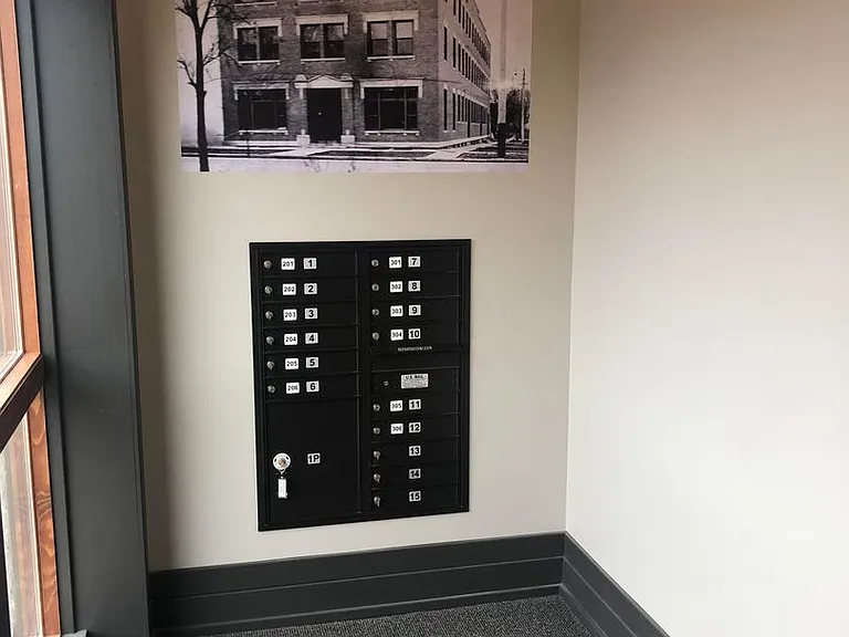 302 Commercial St — Photo 9