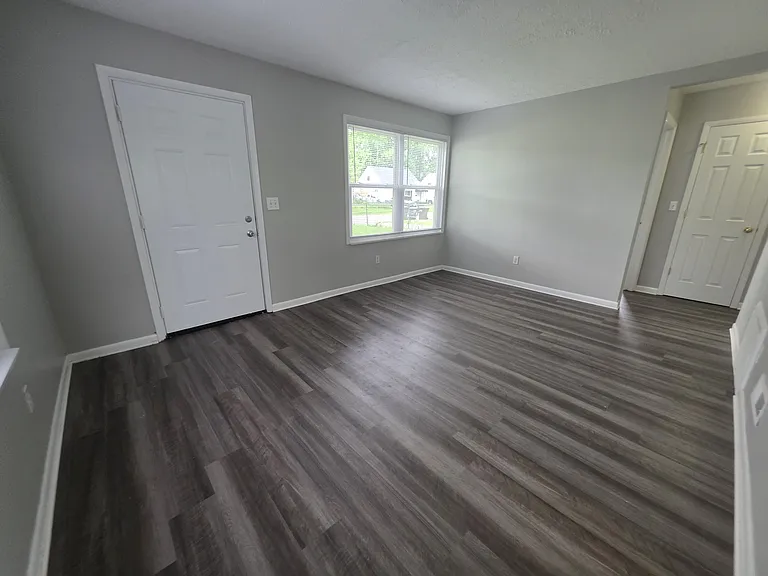 3028 Woodland Ave — Photo 5