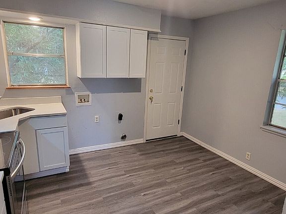 2nd image of 113 N McKown Ave #1