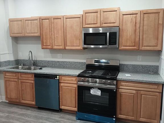 2nd image of 2609 W Fayette St
