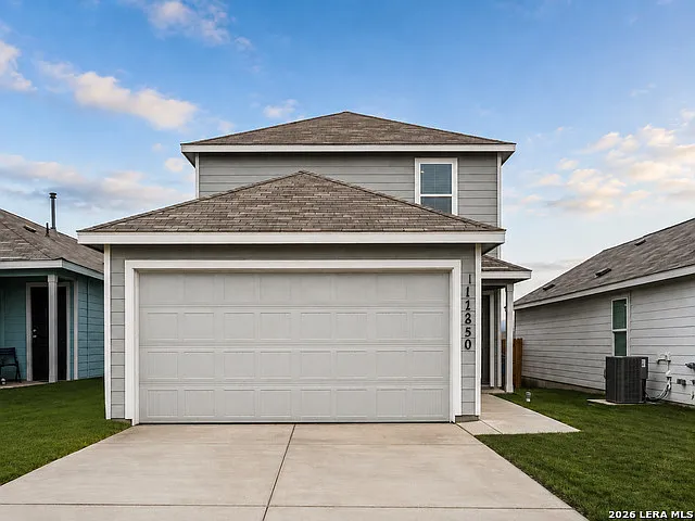 4 bed, 2.5 bath, 1899 sqft, $1,600 — Photo 1