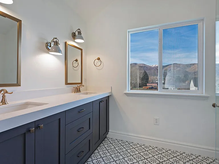 75 N 200 E — Photo 18