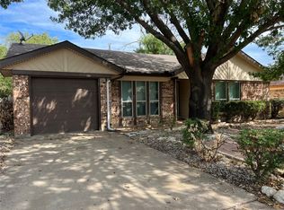 7405 Meadow Creek Dr, Fort Worth, TX 76133