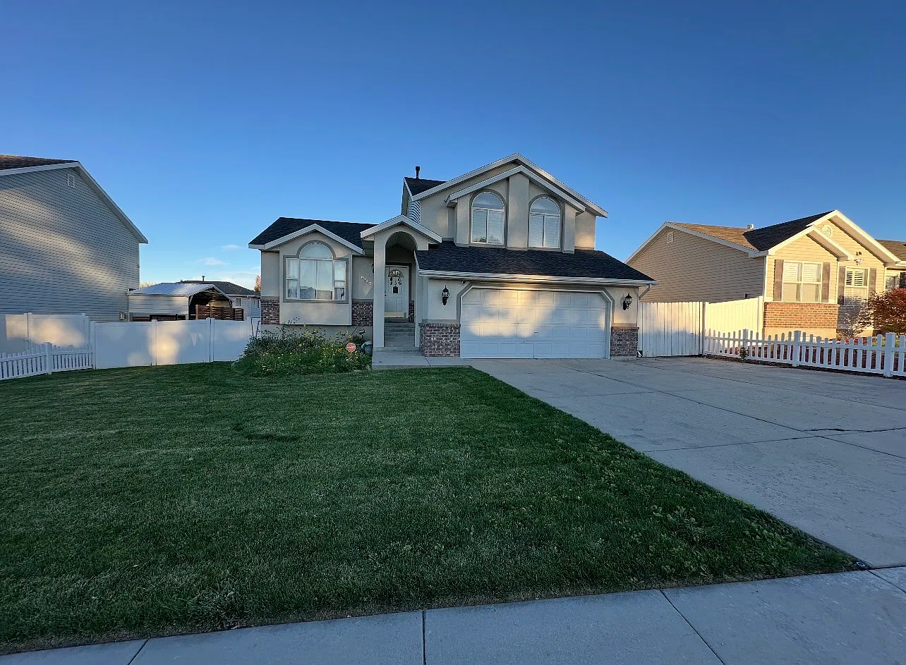 5 bed, 2074 sqft, $2,900 — Photo 2