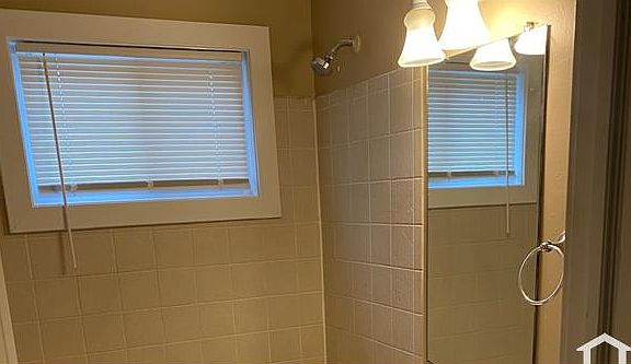 5th image of 2426 15th Pl SE APT 201