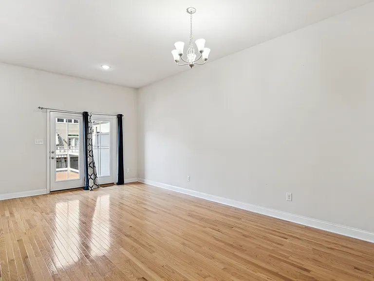 138 Seneca Pl — Photo 16