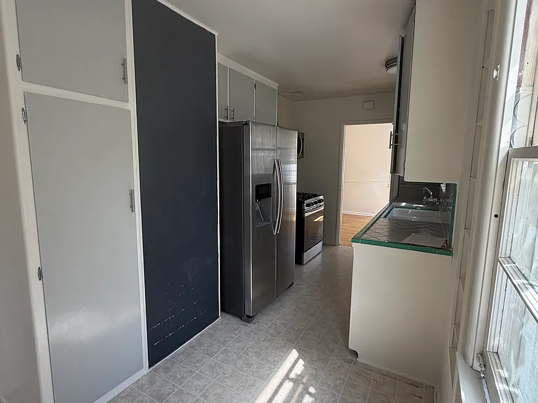 563 E Angeleno Ave — Photo 7
