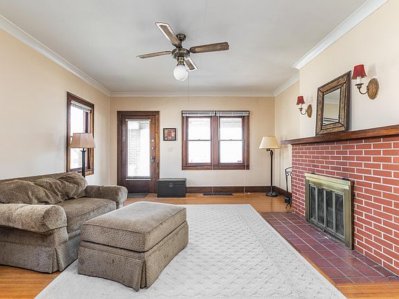 4th image of 5114 Broadway St